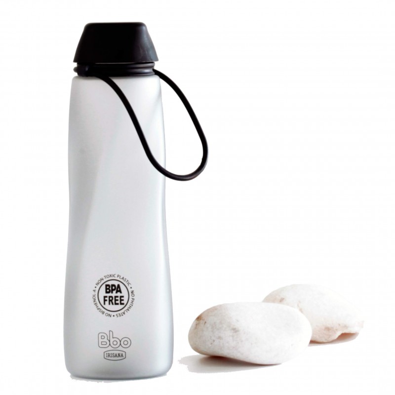 Bottiglia di Tritan BBO Irisana 700 ml. Bottiglia di Tritan BBO Irisana 700 ml.